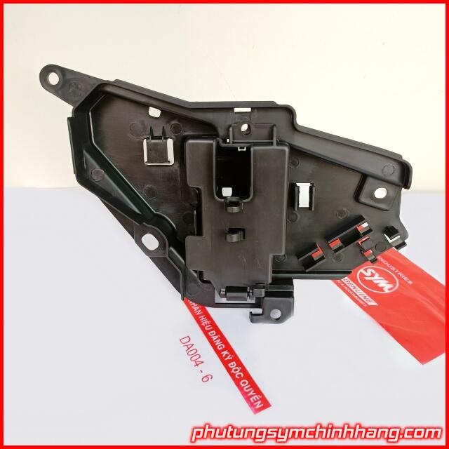 hop-dung-ac-quy-xe-elegant50cc (2)