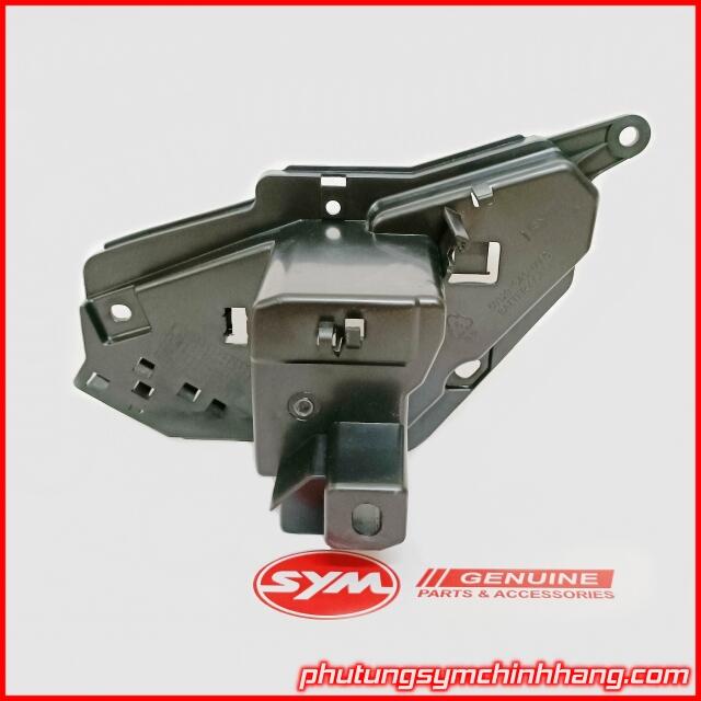 hop-dung-ac-quy-xe-elegant50cc (3)